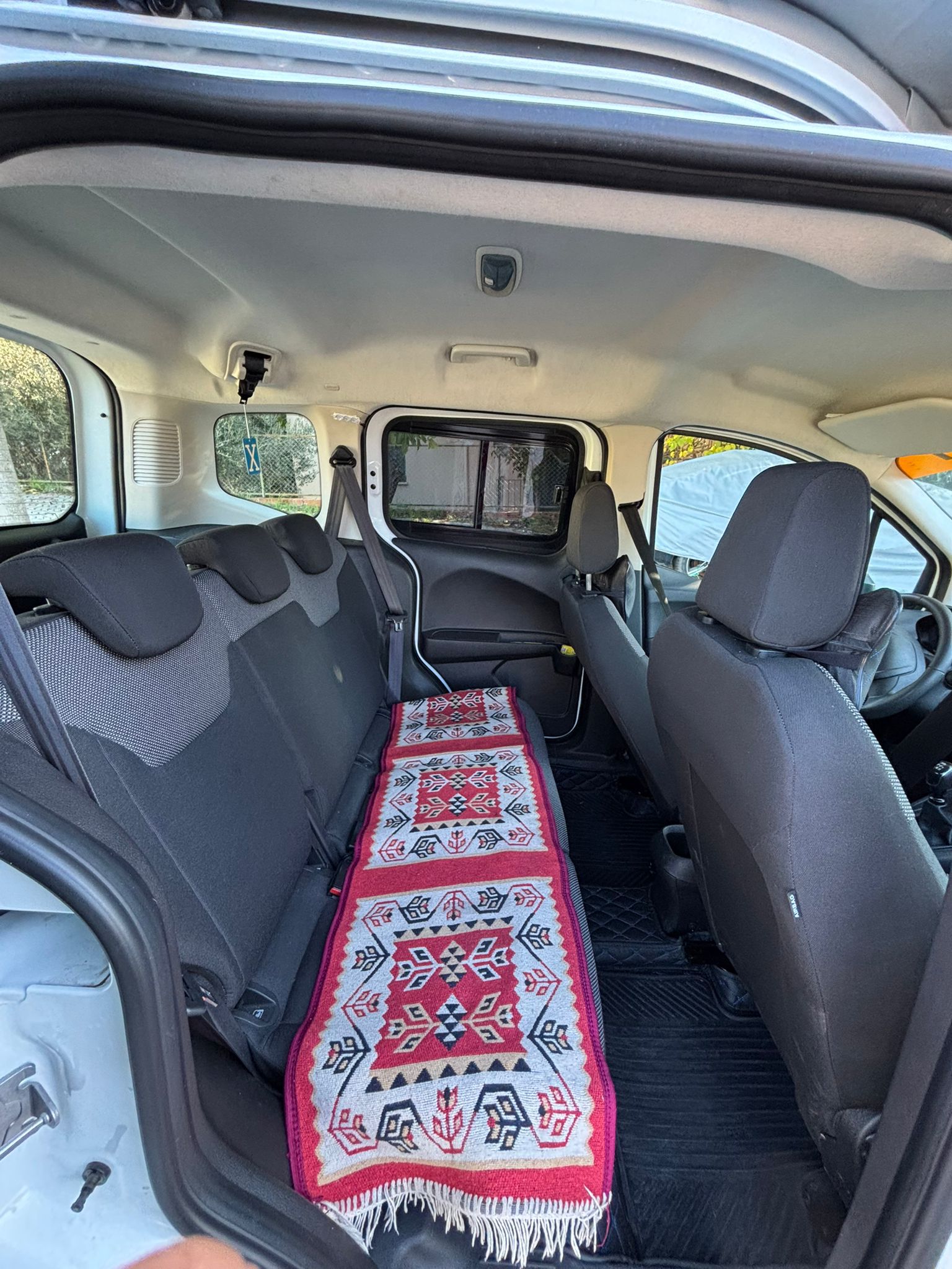 Taksi iç mekan geniş açı